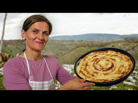 Видео: Сербка испекла традиционный ЗОЛОТОЙ ПИРОГ с нуля