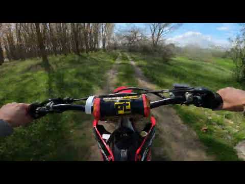 Видео: От пистов мотор към кал! Първо каране с Honda CRF – Невероятно изживяване!