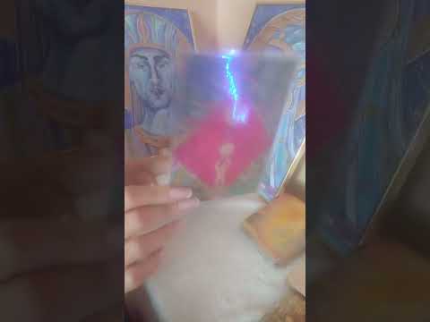 Видео: Какво ви говорят картите точно в този момент?💗