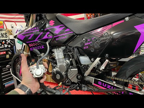 Видео: Снятие клапана DRZ400SM PAIR.