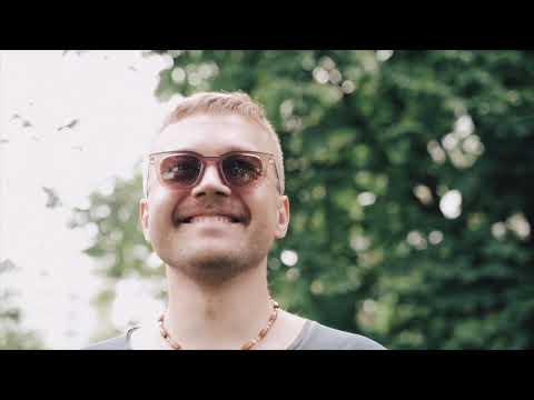 Видео: "Жаловаться грех!" - концерт в поддержку благотворительного фонда "Таблеточки"