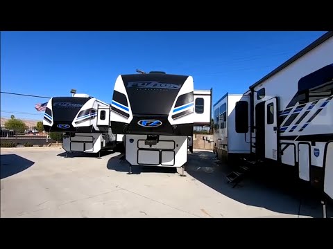 Видео: Продолжаем смотреть Дома на колёсах. Этот не понравился.