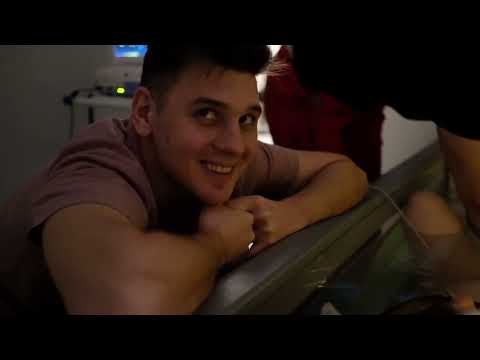 Видео: Рождение в воду малыша Мирона