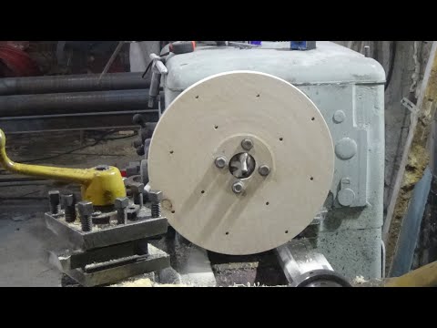 Видео: Изготовление колёс для ленточной пилы по дереву. Часть 2