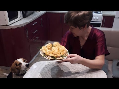 Видео: ПРАЗДНИЧНАЯ закуска и открытые пирожки из слойки.