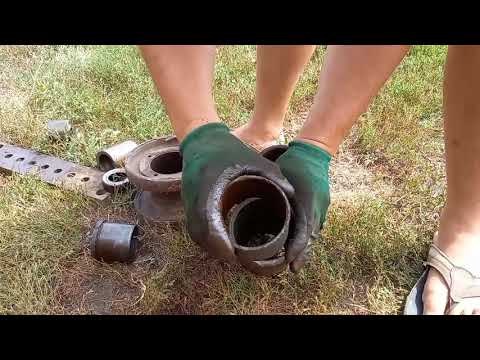 Видео: Демонтаж старых втулок бинокля трактора Т-70.