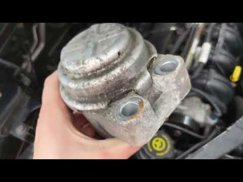 Видео: Замена опоры двигателя Ford Mondeo 4 