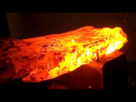 Видео: Железная крица: обработка и ковка.
