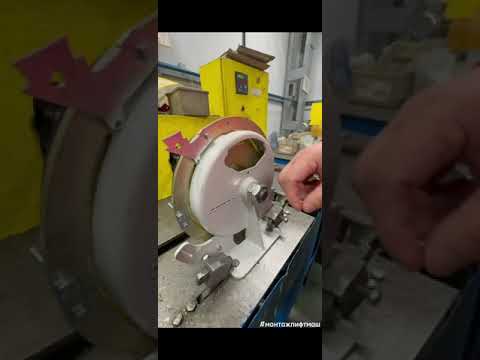 Видео: Испытания посадкой на ловители лифта, оснащенного ограничителем скорости  0411.57.00.000.
