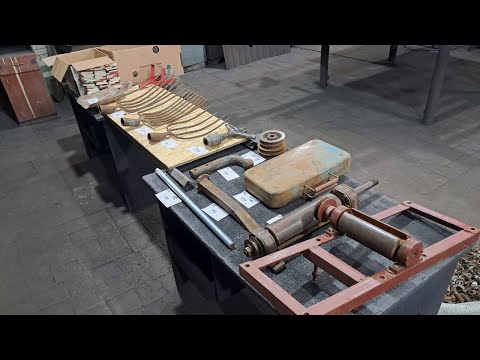 Видео: ГАРАЖ ПЛЮШКІНА НА РОЗРИВ.  ДІД ТЯГНУВ ВСЕ ДОДОМУ, ВНУК ПОПРОДАЄ ЗА ОДНЕ ВІДЕО!