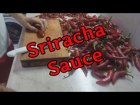 Видео: Sriracha. Шрирача вкуснее острой аджики.Соус из острого перца.