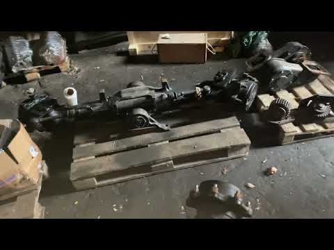 Видео: Передній міст ЮМЗ КАРЕРО і трансмісія під нього