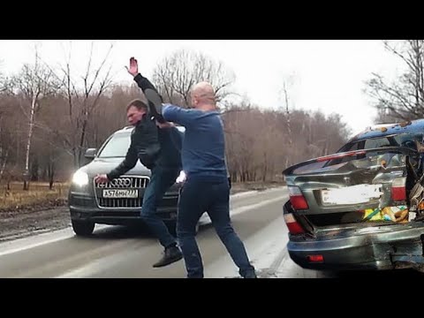 Видео: ДУРАКИ НА ДОРОГЕ НЕ НА ТОГО НАЕХАЛИ И ПОПЛАТИЛИСЬ ЗА ЭТО!