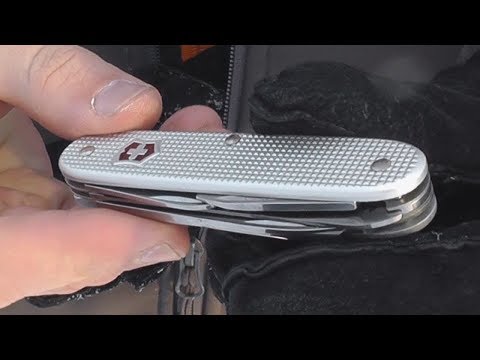 Видео: Victorinox Swiss Army 7 - Викс 93 мм Alox с пилой, но без консервного ножа и подвеса. Обзор и мнение