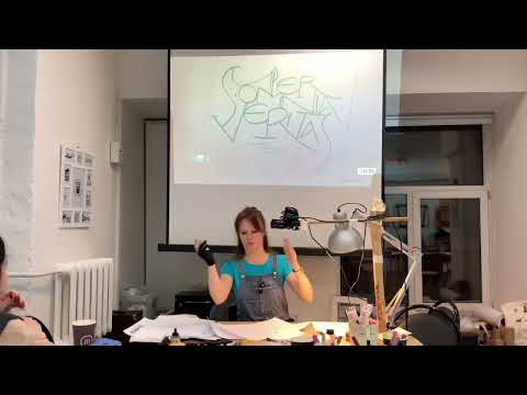 Видео: Фрагмент мастер-класса. Брашпен. Школа исторической каллиграфии. Галерея Промграфика. Дарья Романова