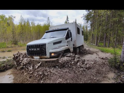 Видео: Рейд 4 на 4, грузовики vs джипы,пустили волну!!!