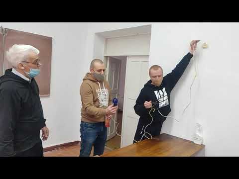 Видео: лекция 414  Проводимость стекла (эксперимент)