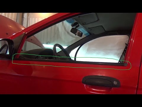 Видео: Замена молдинга переднего бокового стекла на автомобиле Hyundai Getz