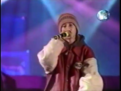 Видео: Децл -  Кто ты + Слезы feat. Мэd Doг (Live Бит-Битва 2000)