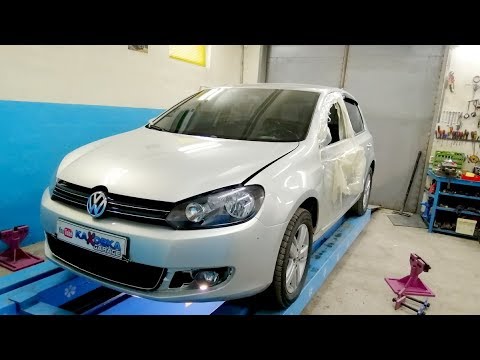 Видео: VW Golf VI.  Боковой. Проверка геометрии морды.  Вытяжка передней стойки.