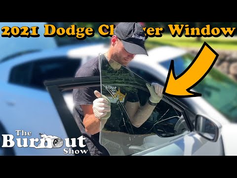 Видео: Как снять и заменить стекло на Dodge Charger 2021 года — Руководства по Burnout