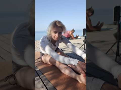 Видео: Йога с @Людмилой Радость в прекрасном месте. Домик Йоги Абрау Дюрсо @openyogaclass.com @openyogafest