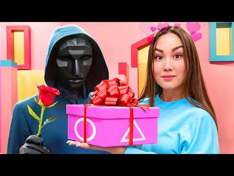 Видео: ВЛЮБИЛАСЬ в ведущего ИГРЫ в КАЛЬМАРА !