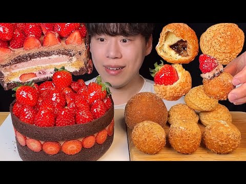 Видео: SUB) Клубнично-шоколадный торт, заварной крем и пончики мукбанг asmr