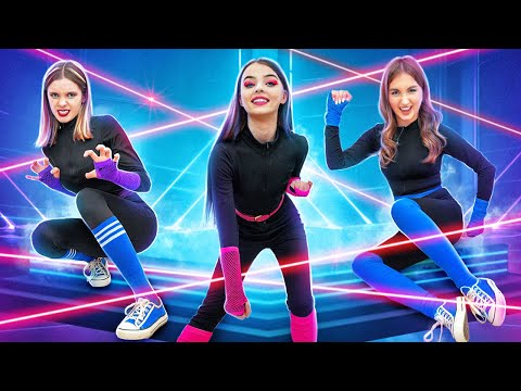 Видео: Я Попала в Школу Шпионов и Нашла Секретную Комнату! Секретная Комната Исполняет Желания!