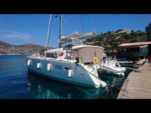 Видео: Lagoon 400 (2012) Vessel walkthrough. Обзор катамарана.