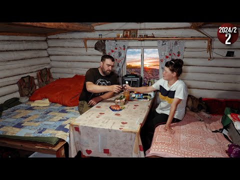 Видео: Уехали жить в тайгу, в уютную избу. Без приключений не обошлось. Дом за 1000 км от цивилизации. 2с