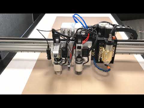 Видео: Планшетный режущий плоттер для изготовления гофротары