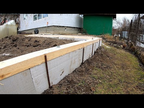 Видео: Сам сделал Фундамент для теплицы из газобетона.Фундамент для теплицы.Фундамент из газобетона.