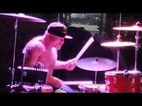 Видео: #dkhmyz Дмитрий Хмыз cover Инопланетный гость #барабанщик Анапа 16.09.25