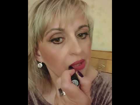 Видео: Как правильно наносить помаду💄