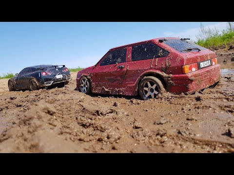 Видео: NISSAN GTR вытаскивает ВАЗ 2108 из грязи ... OFFroad 4x4 на пузотерках