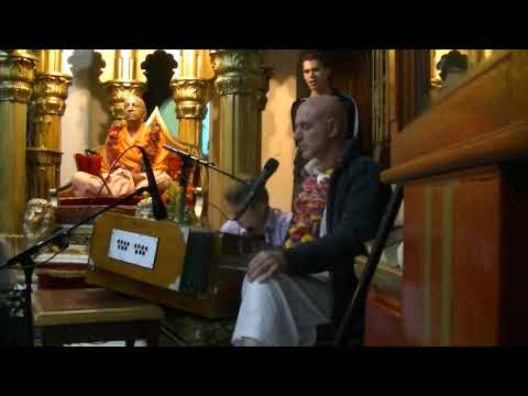 Видео: Киртан с сопровождением бас-гитары