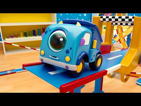 Видео: 🚗 Машинки Мокас – 🚧 Строительные машинки 🚆 – Сборник про транспорт | Мультик для малышей про машинки