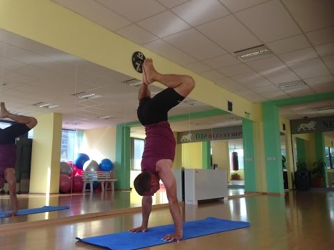 Видео: Advanced Yoga Йога на Български за Напреднали Виняса Bobi Nikolov