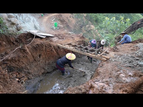 Видео: Мост Цангдао (T 124) | Выемка грунта под фундамент и заливка бетона на дне водопропускной трубы №...