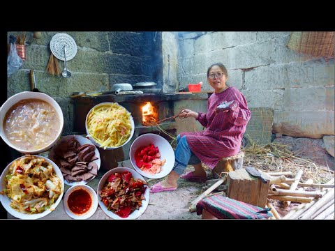 Видео: Примитивная китайская жизнь в забытой деревне, приготовление свиной печени в каменном доме