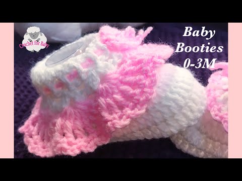 Видео: Простые детские пинетки с манжетами для начинающих, связанные крючком – новорожденные, 0-3 месяца...