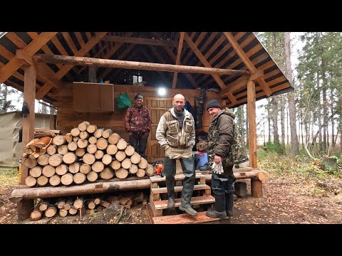 Видео: Приехали в лесную избу, а там Стэтхем с Саньком! Бахнул прям у избы - Рябой навзничь. В тайге Коми.
