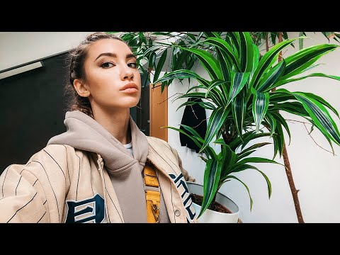 Видео: ЗВОНЮ ПОДРУЖКАМ: ЛАЙФКАХИ ДЛЯ ДЕВУШЕК, СВИДАНИЯ, РАБОТА И ОБЗОР ПОКУПОК