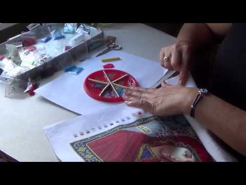 Видео: Небольшой МАСТЕР КЛАСС по Вышивке ИКОНЫ бисером ч.1