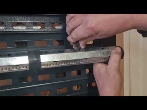 Видео: Заміна двигуна ролети - Магніта