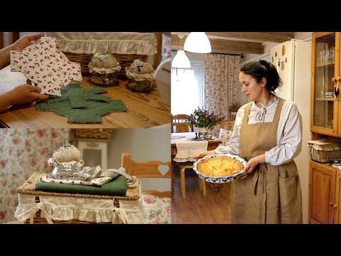 Видео: Простая и неспешная жизнь в старом деревенском доме. Сажаем цветы. Творожная запеканка, Шитье-кухня
