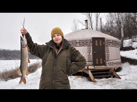Видео: ЮРТА - НОЧУЕМ В ДОМЕ КОЧЕВНИКОВ! РЫБАЛКА С НОЧЕВКОЙ! Ловушки на щуку | Семейная рыбалка и отдых