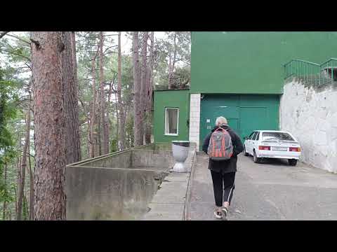 Видео: 12) На зиму в Абхазию -4. Холодная речка,дом отдыха "Солнечный". Прогулка к даче Сталина