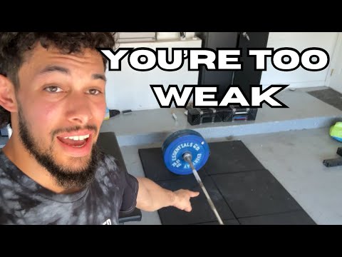 Видео: Посмотрите это, если не можете поднять штангу весом 225 фунтов